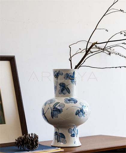 Chinese Blue White Wide Mouth Entryway Vase - scene