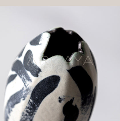 Dadan Hand Painted Ink Pattern Long Neck Vase - scene