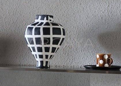 Dadan Jingdezhen Art Jar Vase Entryway - scene