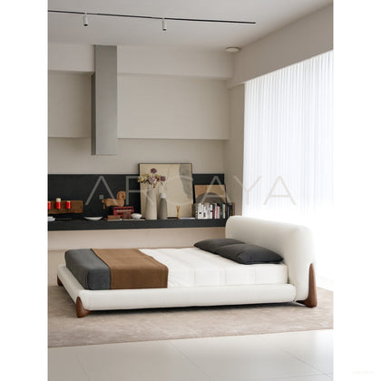 Sophbe Bed - scene