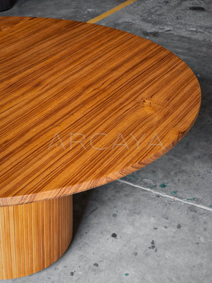 Teak Round Table - detail