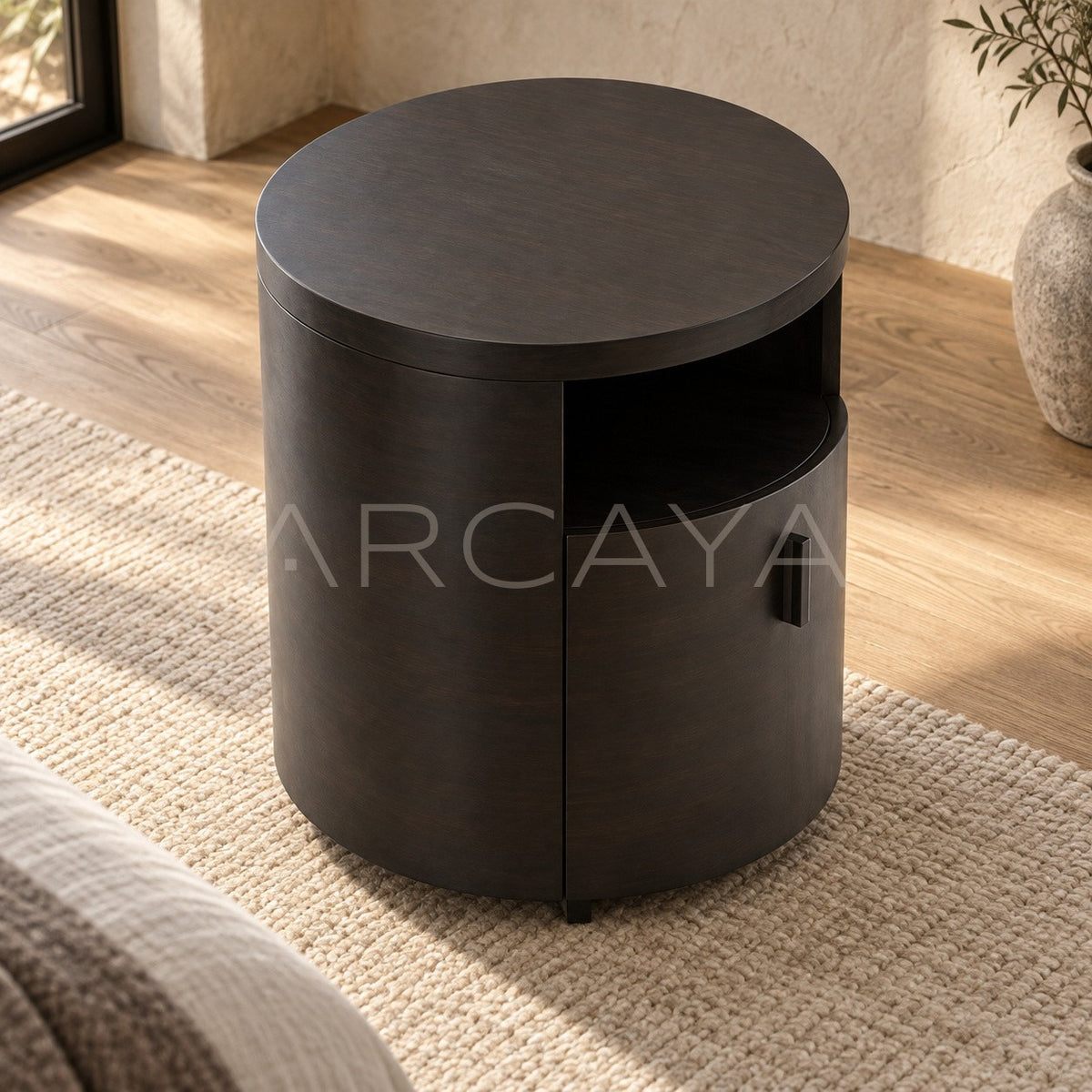 Nightstand Pc 714A in detail
