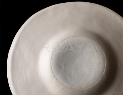 Amu Collab Cream Irregular Salad Plate - scene