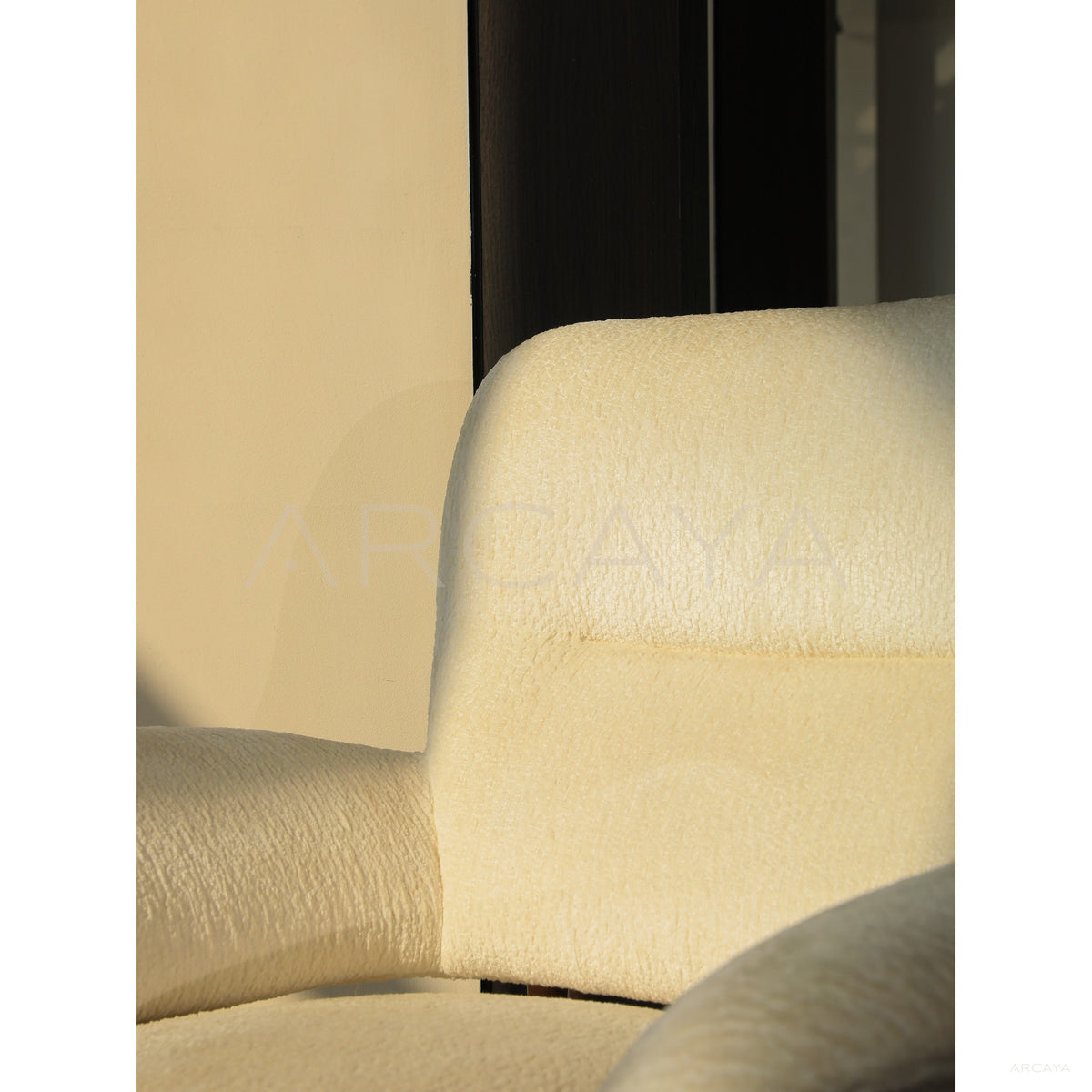 Mid Century Solid Wood Armrest Lounge Chair in detail