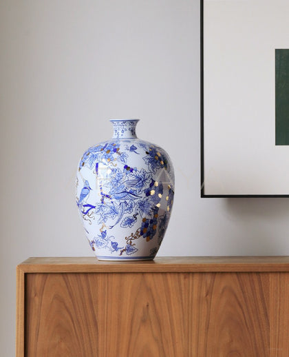 Hand Painted Blue White Gilded Fruit Vase - scene