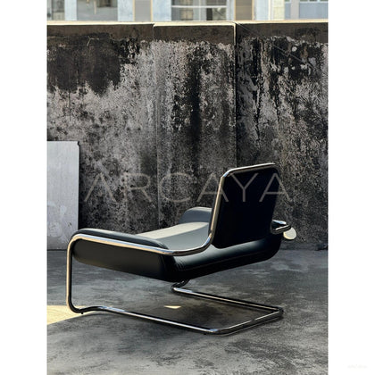 Bauhaus Sculpted Lounge Chair - scene