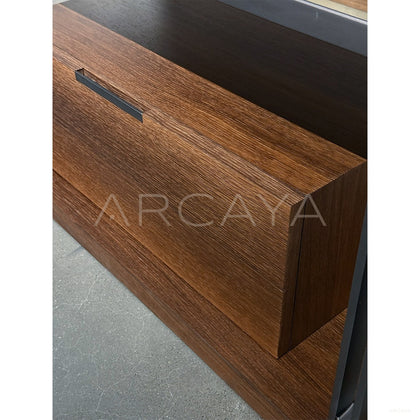 Nuvaye Display Shelf - scene