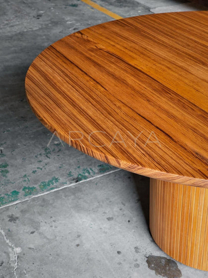Teak Round Table - detail