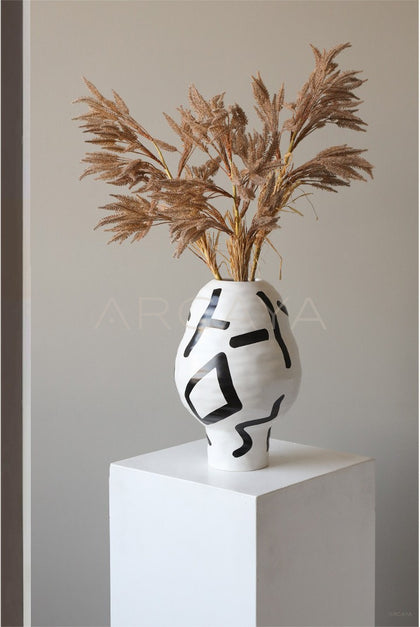 New Chinese Ceramic Vase Homestay - scene