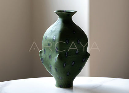 Dadan Irregular Ceramic Vase - scene