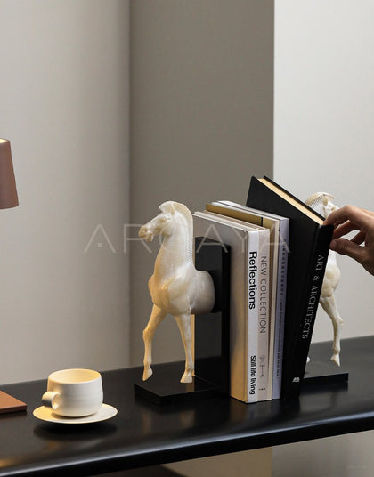 Horse Bookend Ornament - scene