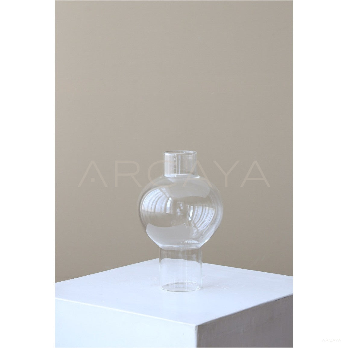 Artistic Clear Glass Chinese Vase in detail