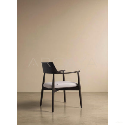 Motelda Moma Chair - scene