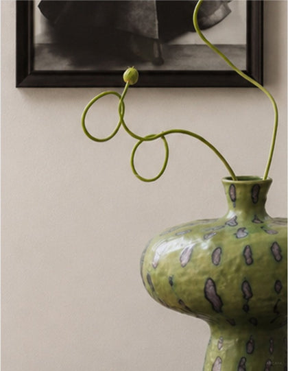 Dadan Hand Painted Ceramic Vase Bedroom - scene
