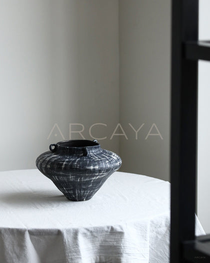 Dadan Hand Thrown Stoneware Art Vase - scene