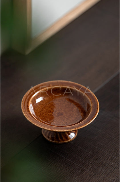 Dadan Handmade Footed Ceramic Dish - scene