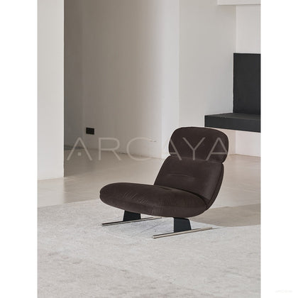 Libra Neck Friendly Lounge Chair - scene