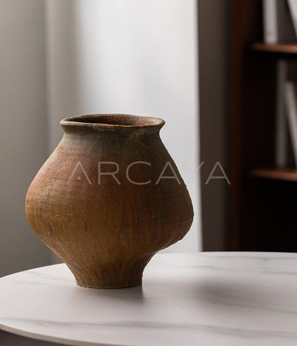 Dadan Vintage Ribbed Ceramic Vase - scene