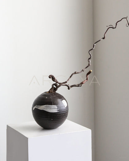 Sunxun Collab Black Brushed Ceramic Vase - scene