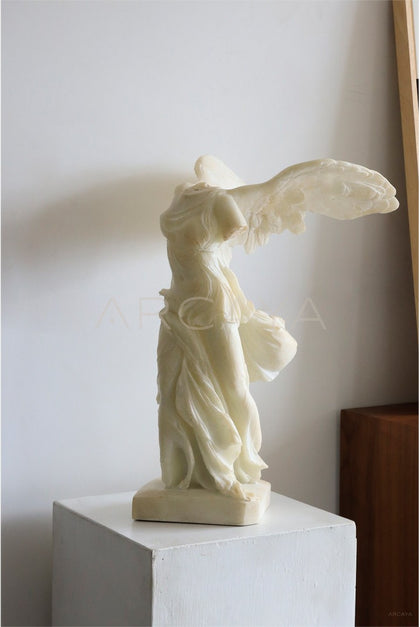 Goddess Sculpture Ornament - scene