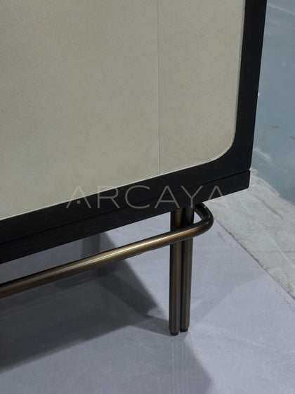 Italian Minimalist Mid Century Storage Cabinet - detail
