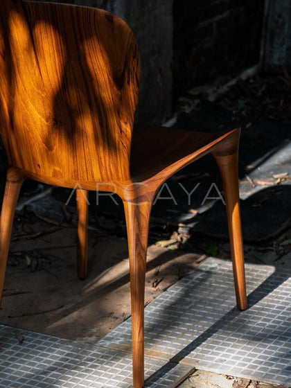 Teak Chair Light And Shadow - detail