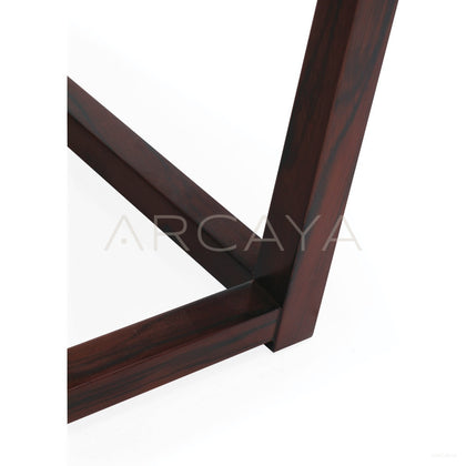 Chair Ch 5710 - scene