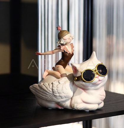 Cat Boss Artist Figurine - scene