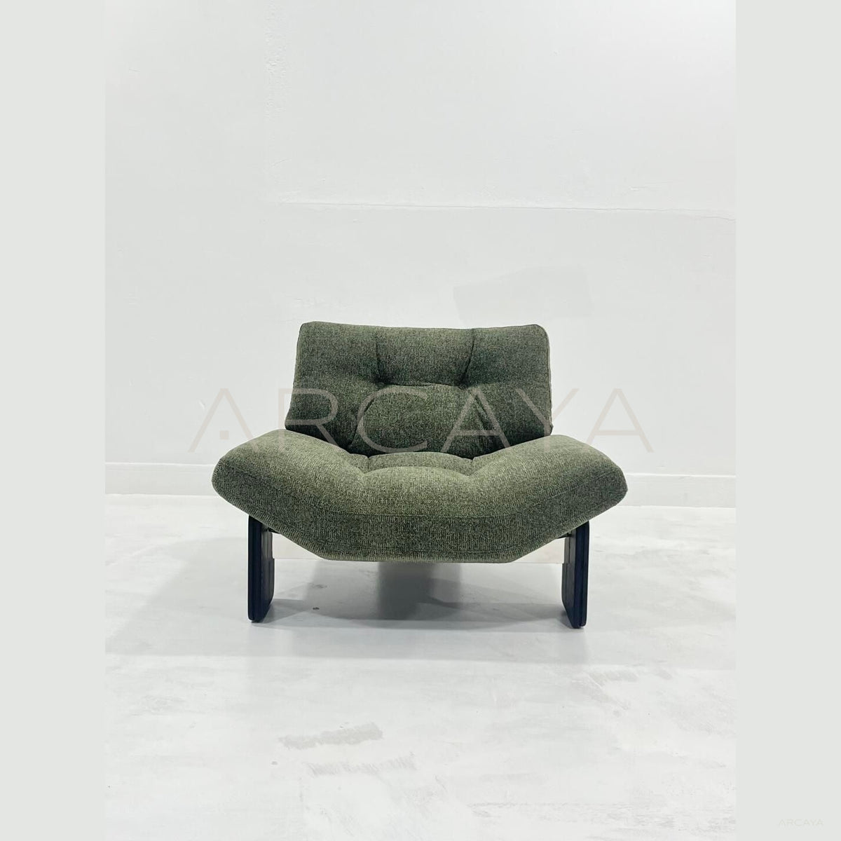 Emmi Wide Seat Lounge Chair in detail