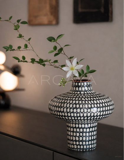 Dadan Plaid Ceramic Vase Dining - scene