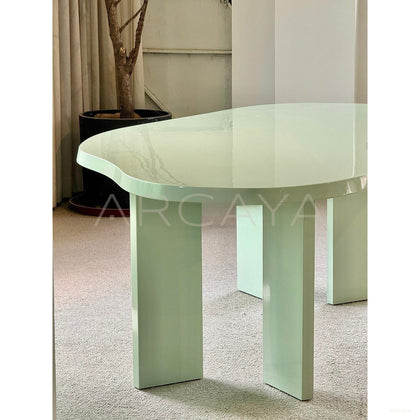 Spring Mist Cloud Round Table - scene
