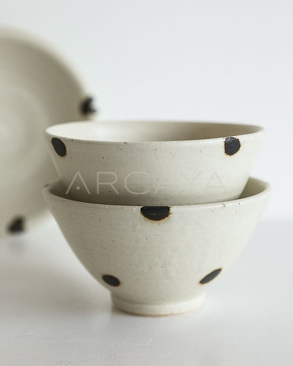 Amu Collab White Glaze Ink Dot Bowl Plate - scene
