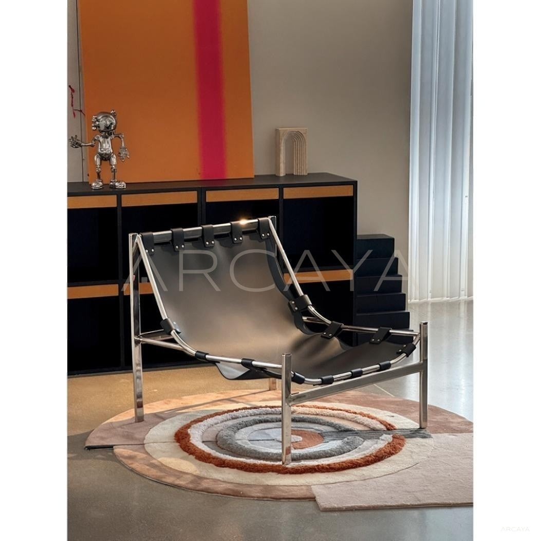 Jeaek Rongqiu Lounge Chair in detail