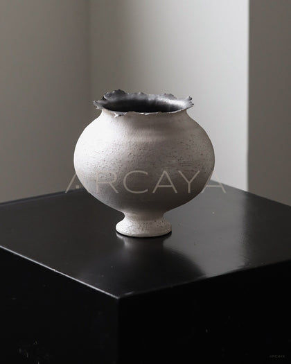 Dadan Silver Glaze Hand Thrown Vase - scene