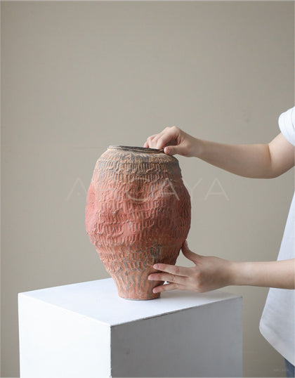 Wabi Sabi Jingdezhen Vintage Jar Vase - scene