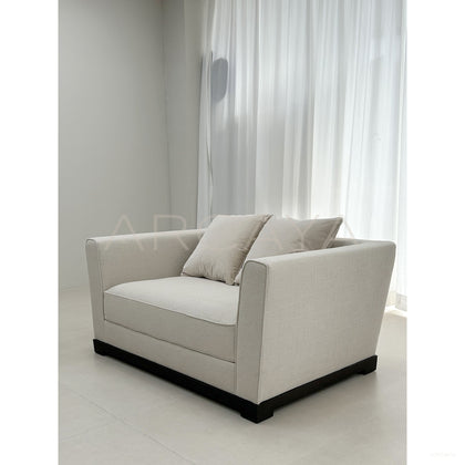Little Frog Old Money Style Sofa - scene