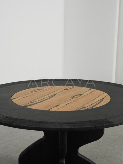 Old Money Style Dining Table - detail