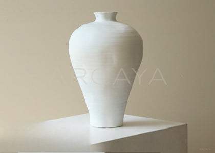 White Vintage Jar Hydroponic Vase - scene