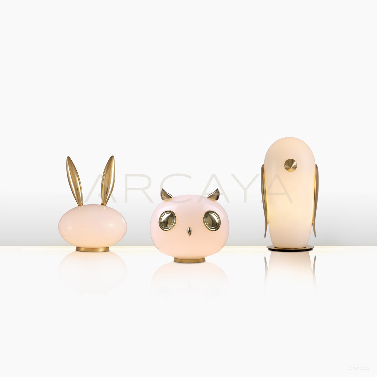 Penguin Sculpture Table Lamp 80530 in detail