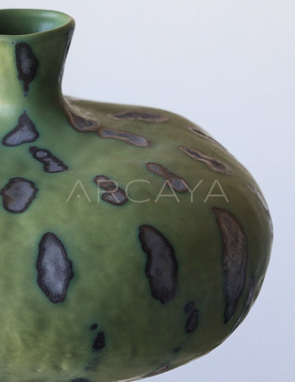 Dadan Green Spot Ceramic Vase - scene
