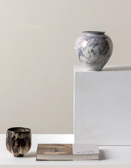 Twisted Glaze Blurred Ceramic Vase - scene