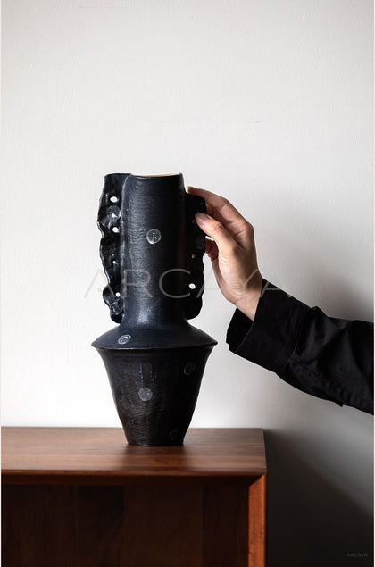 Dadan Hand Pinched Irregular Double Ear Vase - scene