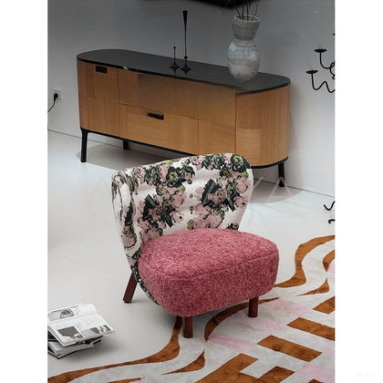 Jeaek Woolf Rose Chair 2 - scene