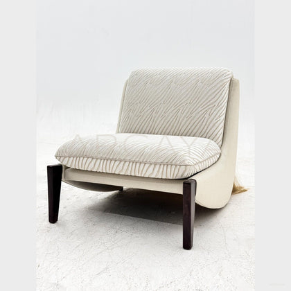 Ponytail Chair - scene