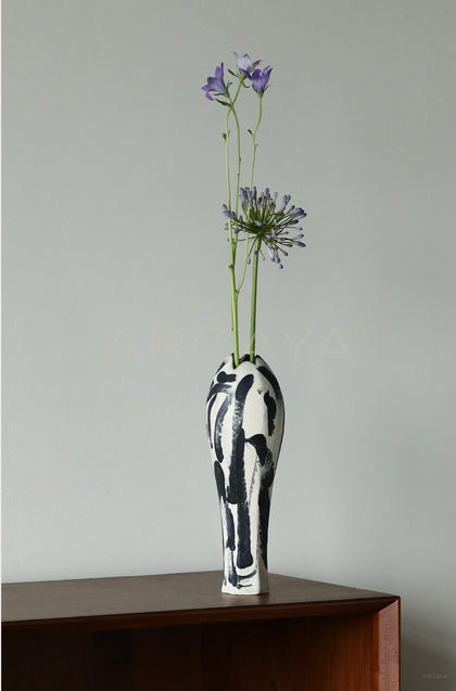 Dadan Hand Painted Ink Pattern Long Neck Vase - scene