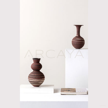 Dadan Wabi Sabi Twisted Pattern Vase - scene