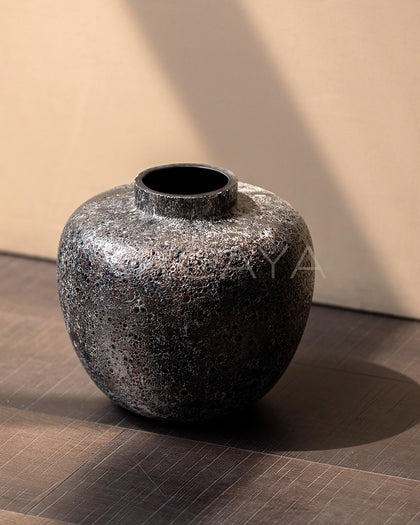 Vintage Dust Texture Glass Vase - scene