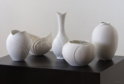 Song Aesthetic White Ceramic Vase - scene