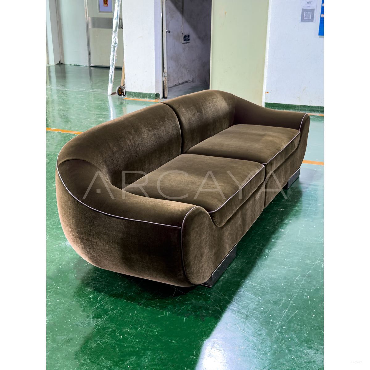 Vintage Velvet Curved Sofa in detail