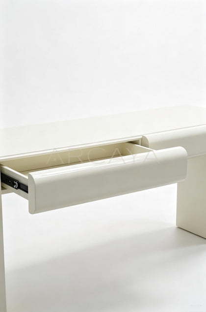 Lacquered Writing Desk - detail